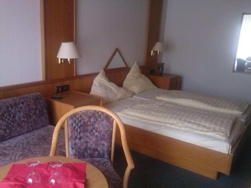 Landhotel Hamburger Hof Nettlingen Room photo