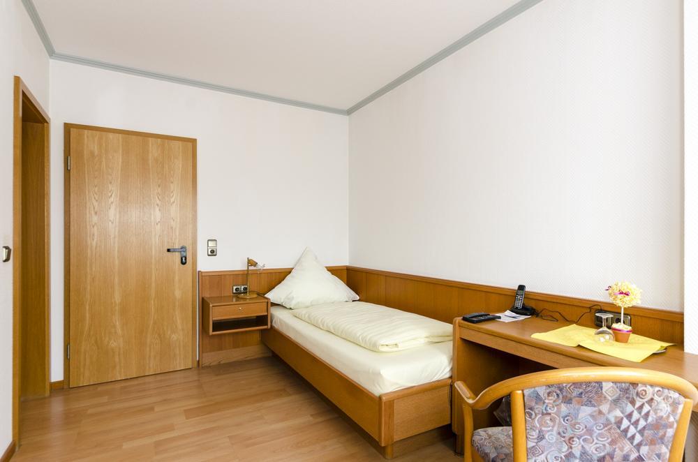 Landhotel Hamburger Hof Nettlingen Room photo